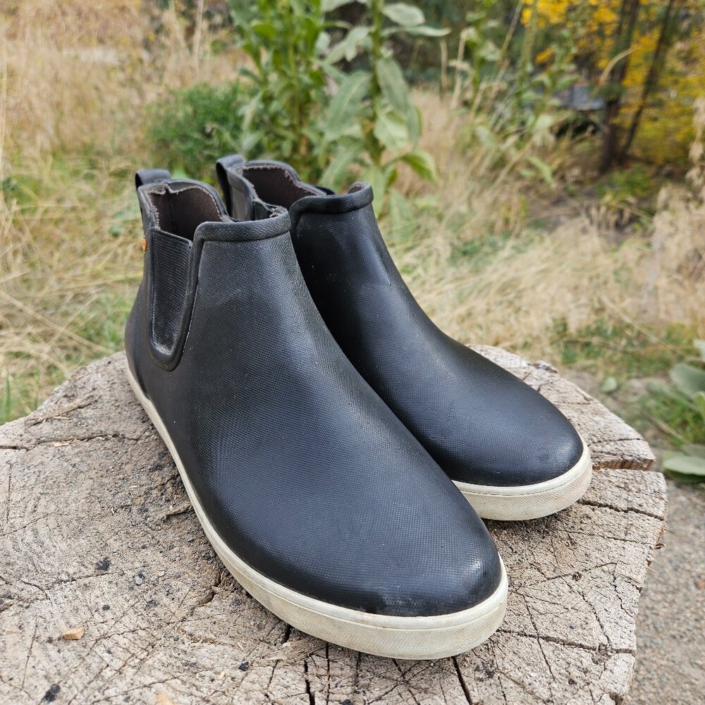 Bogs ankle boots, size 10 women's / 8.5 mens